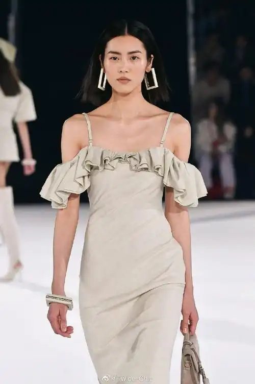 丝带高跟鞋#刘雯 for jacquemus fall 2020