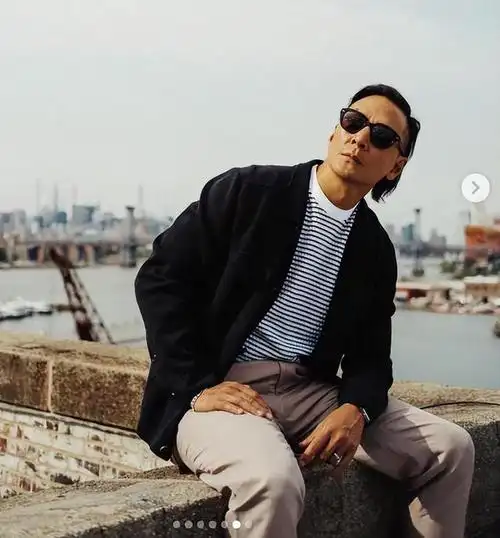 吴彦祖新照曝光,神似谢贤引发热议,新发型更显魅力