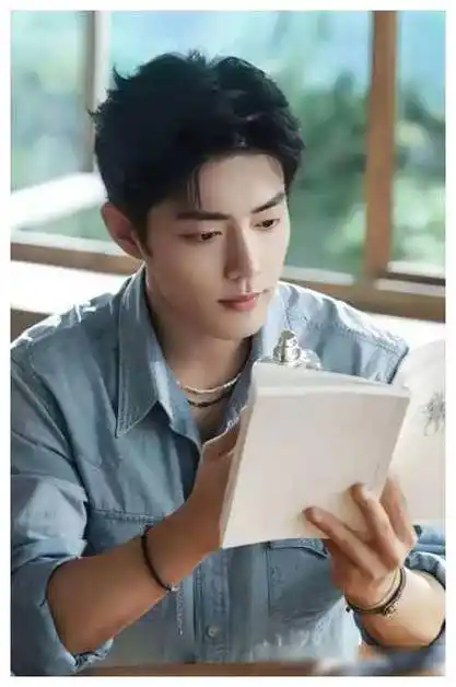 让我们一起狂欢肖战的辉煌之路,为这位充满魅力和实力的艺人加油助威