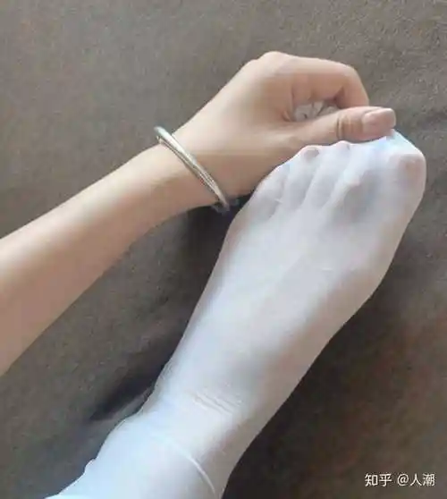 脚白就是好看吗