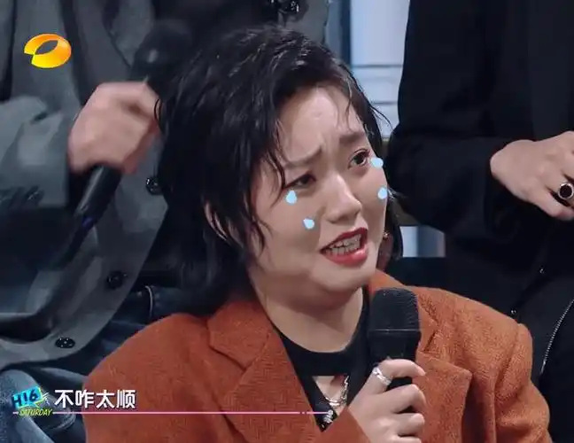 《你好星期六》秦霄贤执行惩罚反受伤,张彬彬输了游戏惨做背锅侠|宋茜