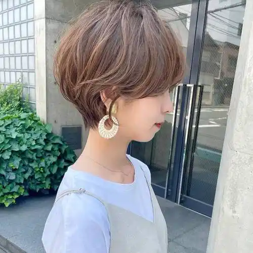 立体蓬松很精致,适合大多数女性|发型|减龄|脸型|头型_网易订阅