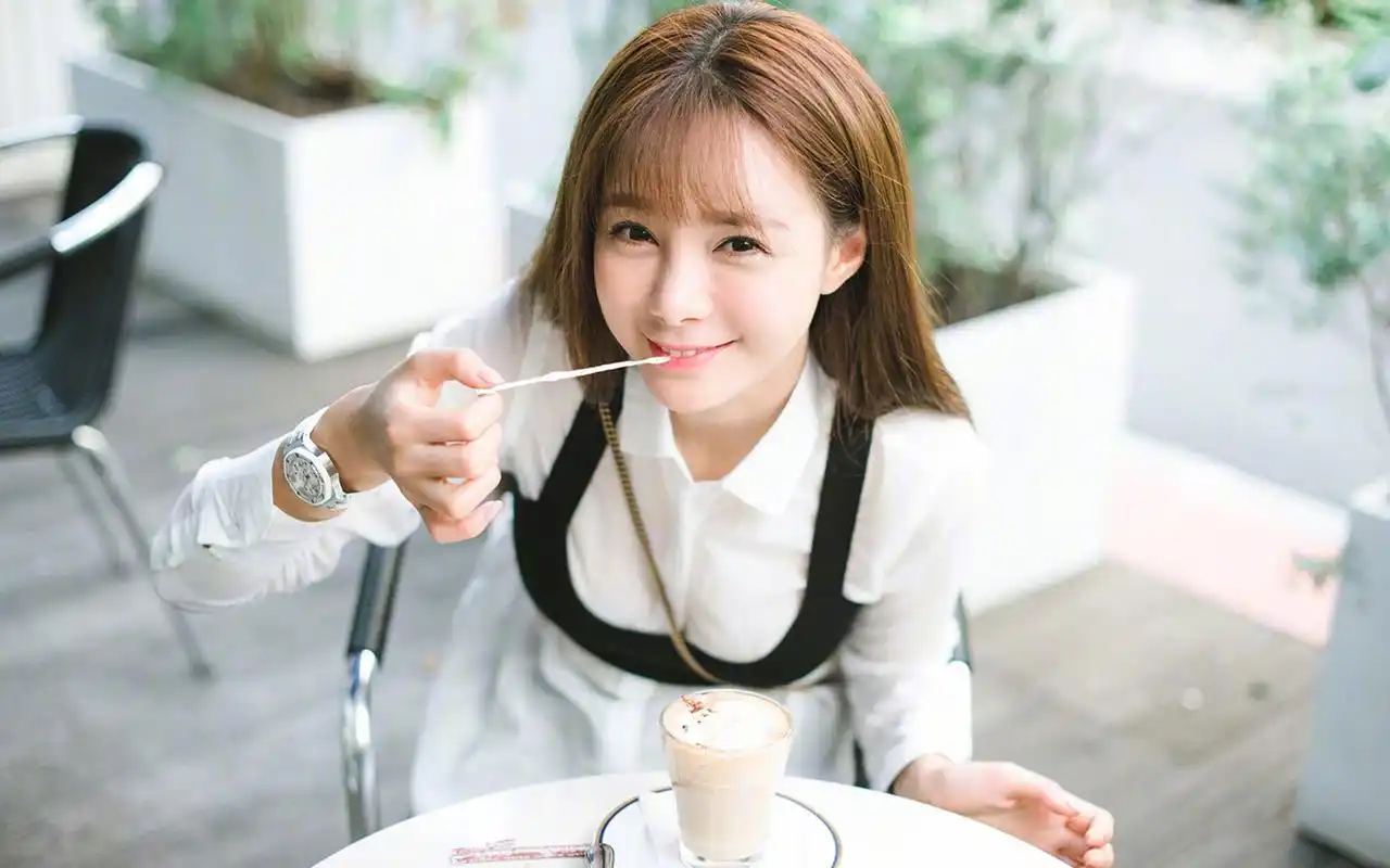 沈梦辰甜美写真高清电脑桌面壁纸