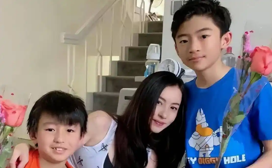 疑似张柏芝三胎容貌曝光,五官深邃混血感强,孩子生父究竟是谁?