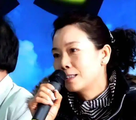 演员赵奎娥:和陈宝国相恋8年,结婚40年,如今儿子成了她的心病_艺术