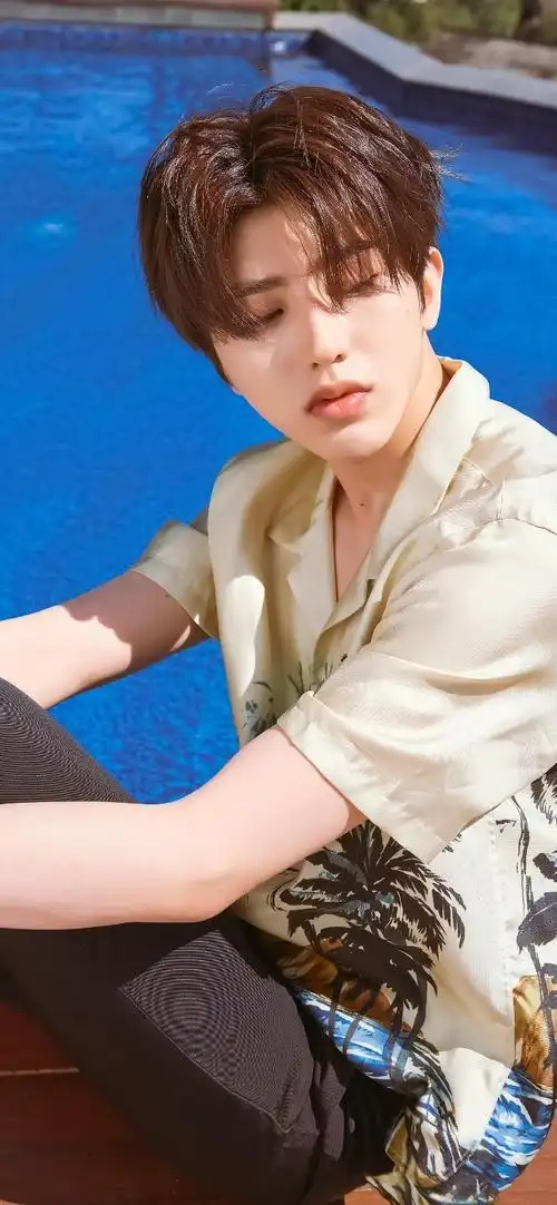 超有型蔡徐坤锁屏壁纸