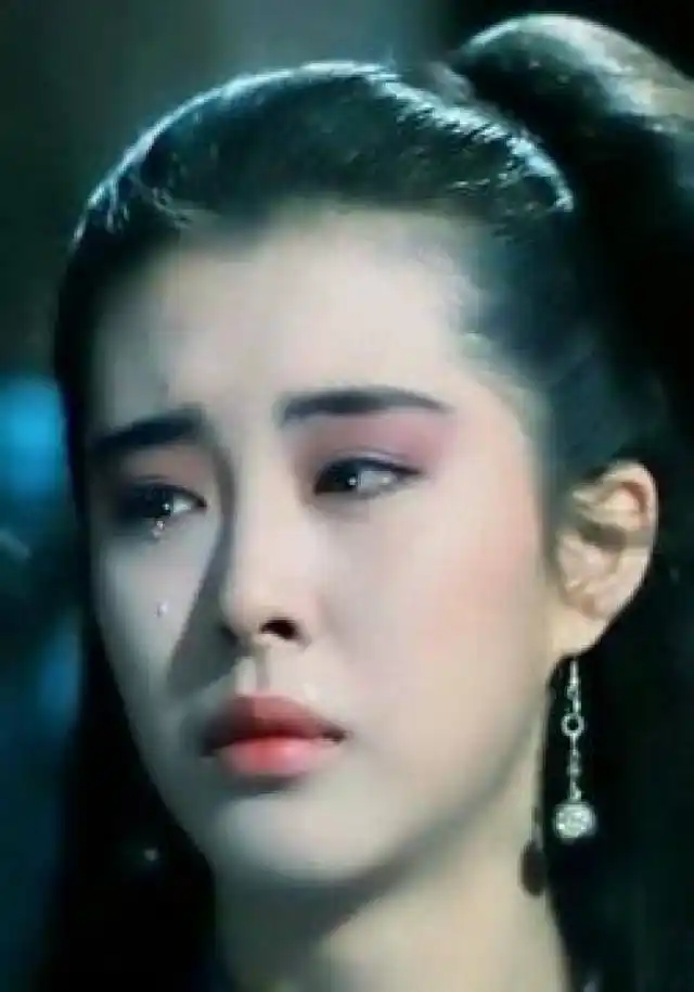 古装剧里面哭泣的女明星,唐嫣面无表情,最后一个哭得我心都碎了