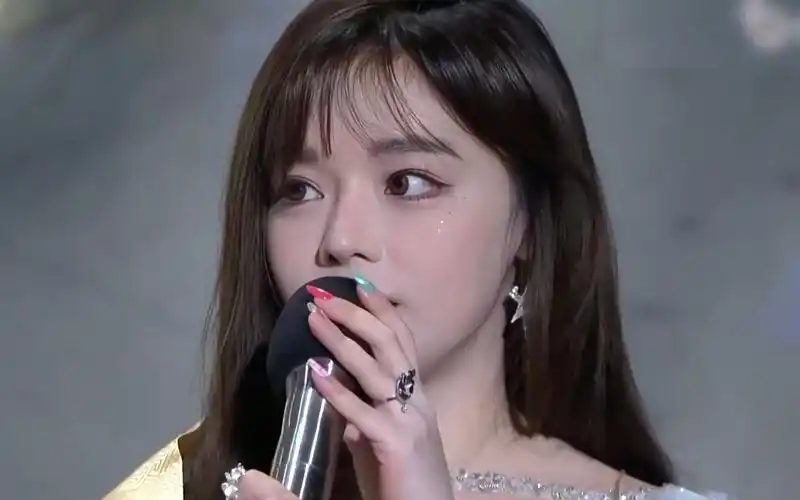 好声音小导师黄霄云 现场怼脸拍《星辰大海》来看歌手现场实力,已鉴定