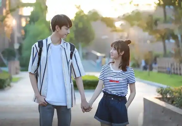 影视荧幕中,拥有最萌身高差的几对情侣!