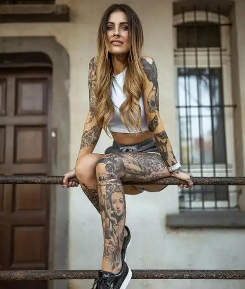 纹身的时尚魅力那些让人惊艳的飒爽美女2