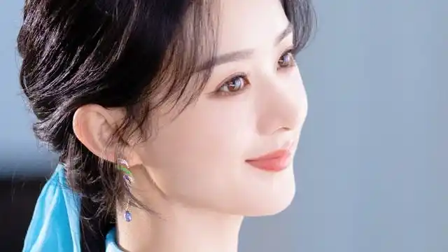 女星笑不露齿有多好看?赵丽颖极尽温柔,赵露思超甜超可爱!