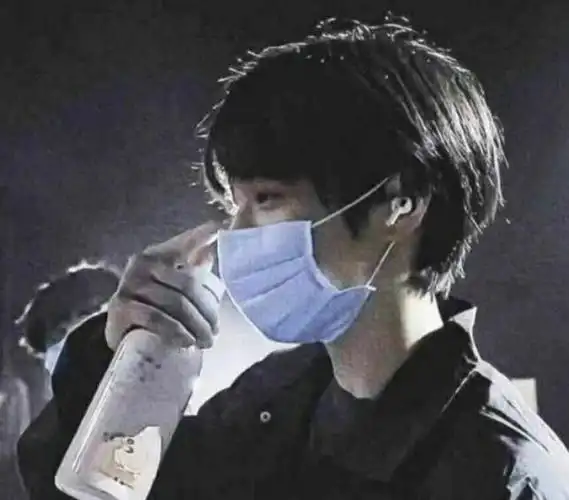 刘耀文的绝美头像