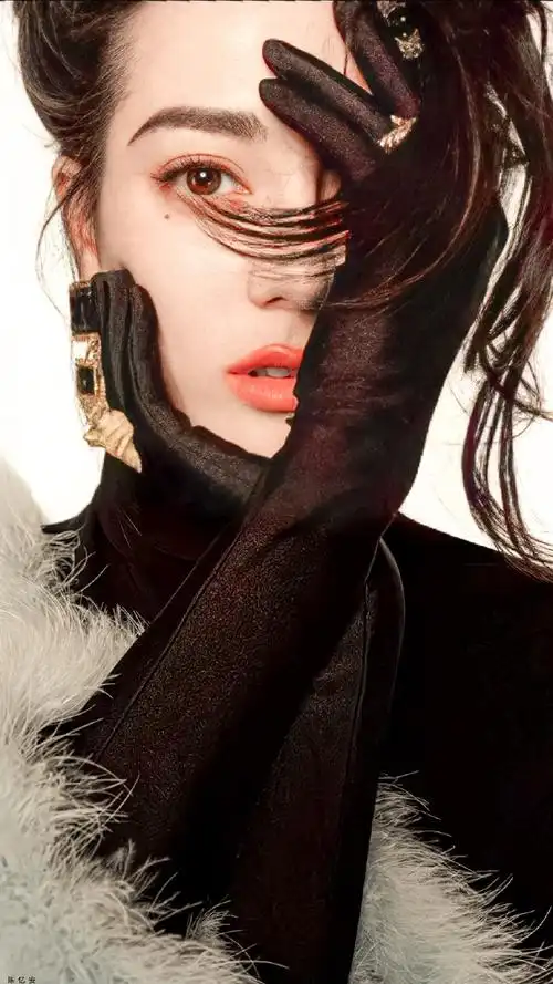 迪丽热巴时尚芭莎