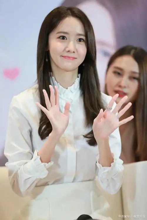 韩国女孩在中国娱乐圈的奋斗:林允儿的故事