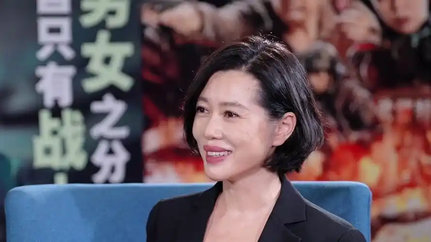 余男化身排爆手萧凌穿上军装就找到了自我