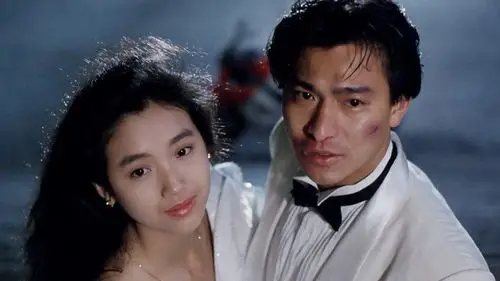 天若有情里,年轻的刘德华骑着铃木750摩托车带着吴倩莲,帅呆