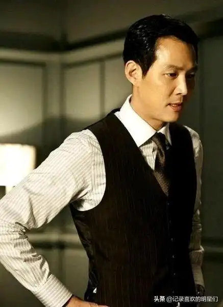 一起来看看韩国这两位帅气迷人十足的大叔级别男演员吧!