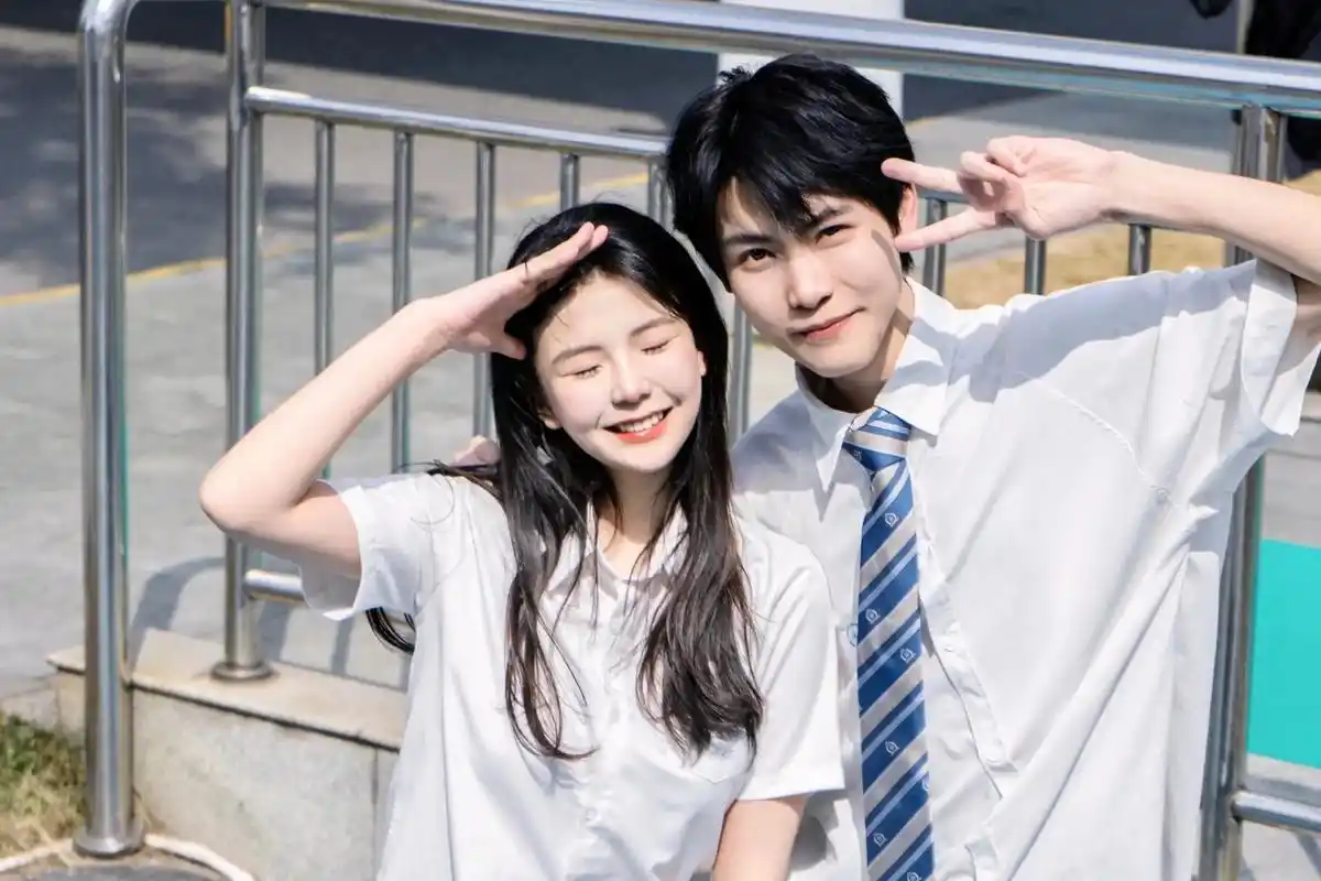 类似爱情#情侣写真 #我们俩 #氛围感 #合照 #好友 - 抖音