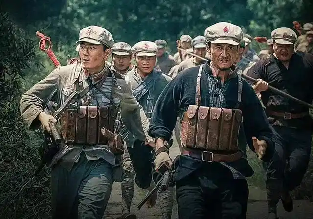 《血战松毛岭》连追4集,剧情和演员都在线,但是存在2大瑕疵__财经头条