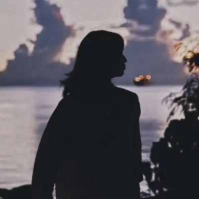 微信背影唯美女生头像 背影唯美好看的伤感女生头像