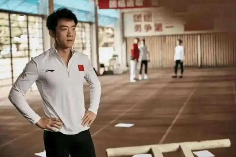 越来越贵的李宁,终于跌落神坛?