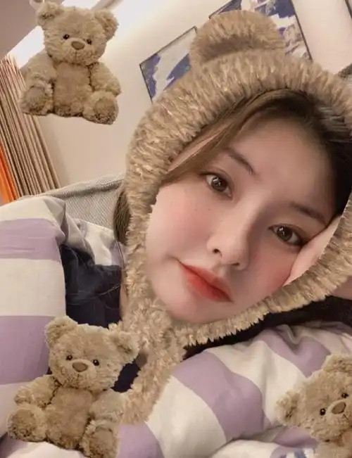 王思聪前任豆得儿自夸是美女,晒斑点妆皮肤粉嫩,脸胖乎乎好可爱