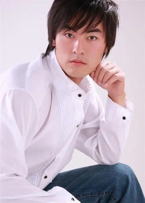 蔡川求职数码师_【黑光人才网】专注影楼招聘!