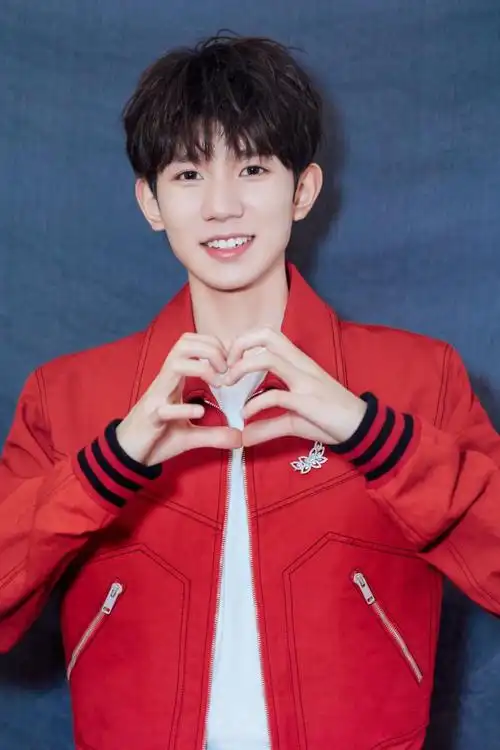 王源tfboys成员比心爱心,高清图片,手机壁纸