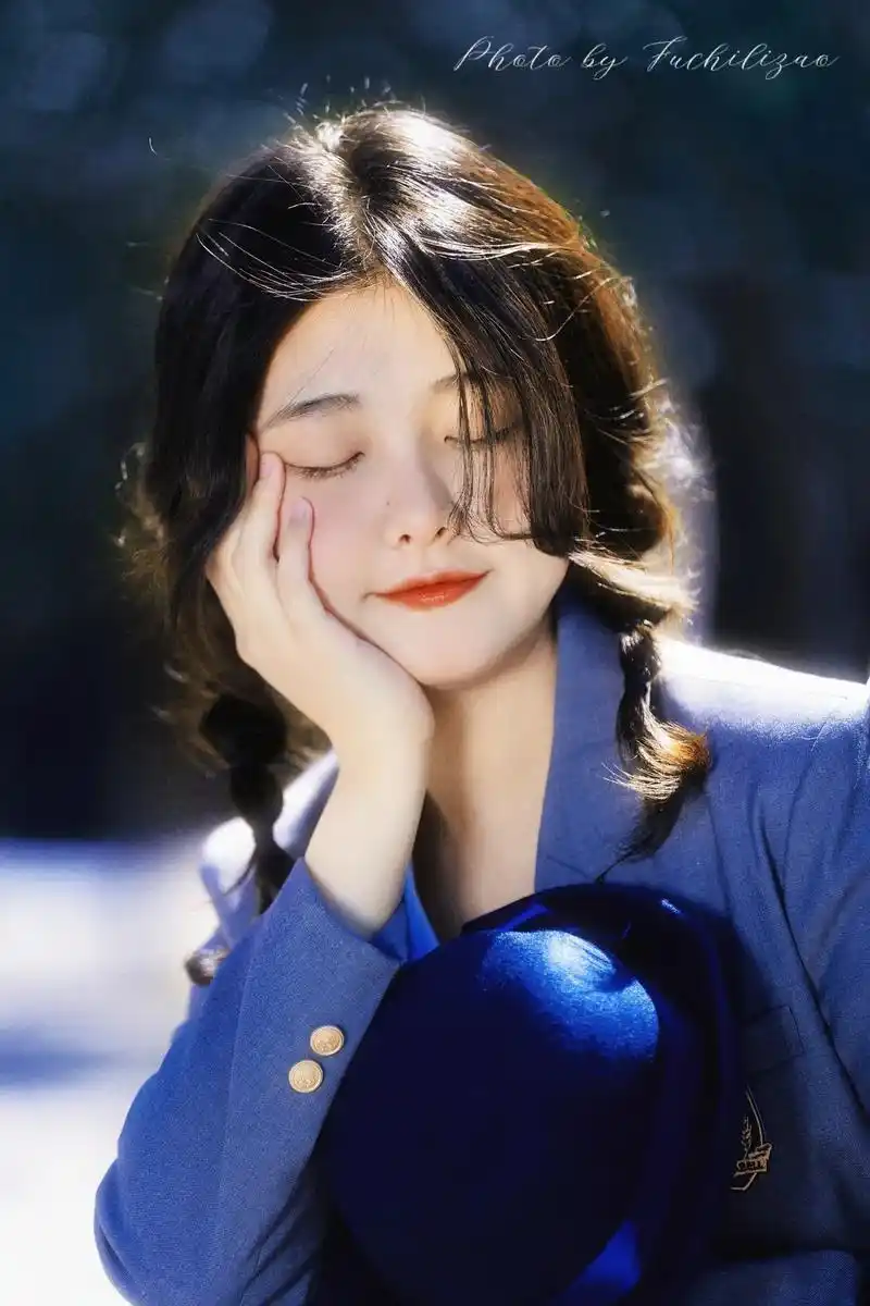 在学校拍到了超级可爱的妹妹