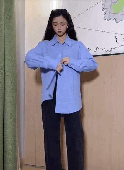 小红书-wy温雅把衬衫做成半抹胸式也很有趣,适合用来凹造型,方法很