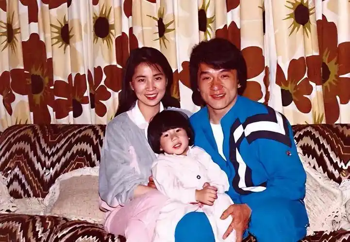 没想到2023年还没过69岁的成龙以这样的方式败光观众缘