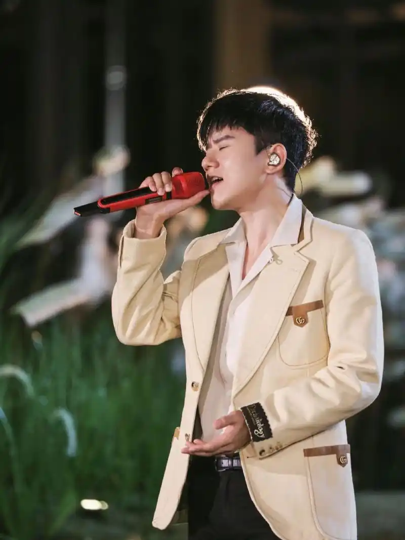 张杰越来越帅了!