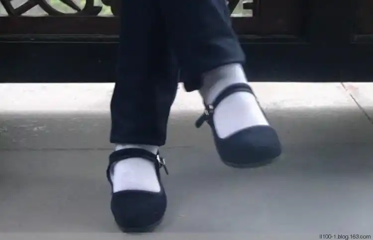 【布鞋情怀】布鞋美足诱惑(配牛仔裤)(128p)