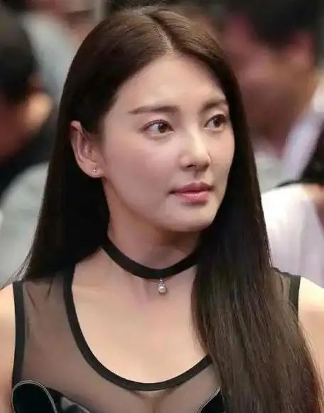 张雨绮 离两次婚 事业越离越红火 前夫们却一个比一个惨