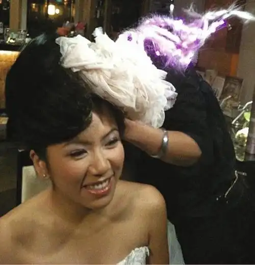 黎明开个唱妻女到场欣赏阿wing陪5岁女儿与台上黎明秘密互动