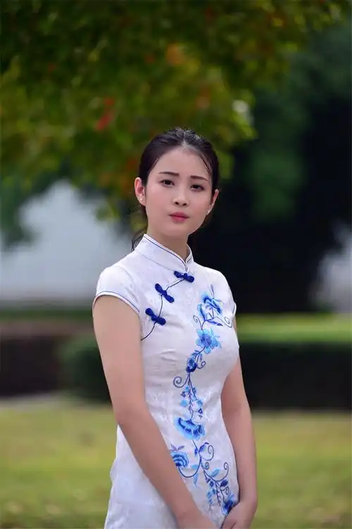 旗袍佳人 - 小鱼儿 - 荷塘月色