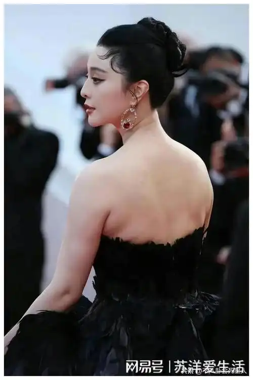 麒麟臂,崎岖脸,大肚腩,全都照出来了|杨紫|朱珠|鞠婧祎_网易订阅