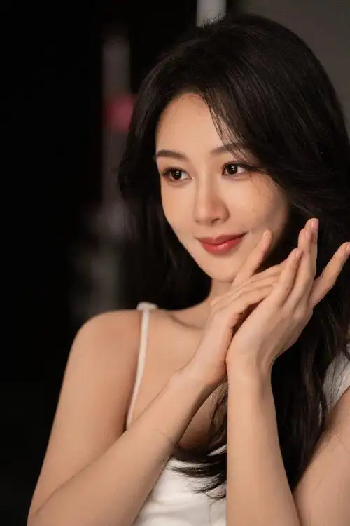 杨紫最新广告大片拍摄花絮来了