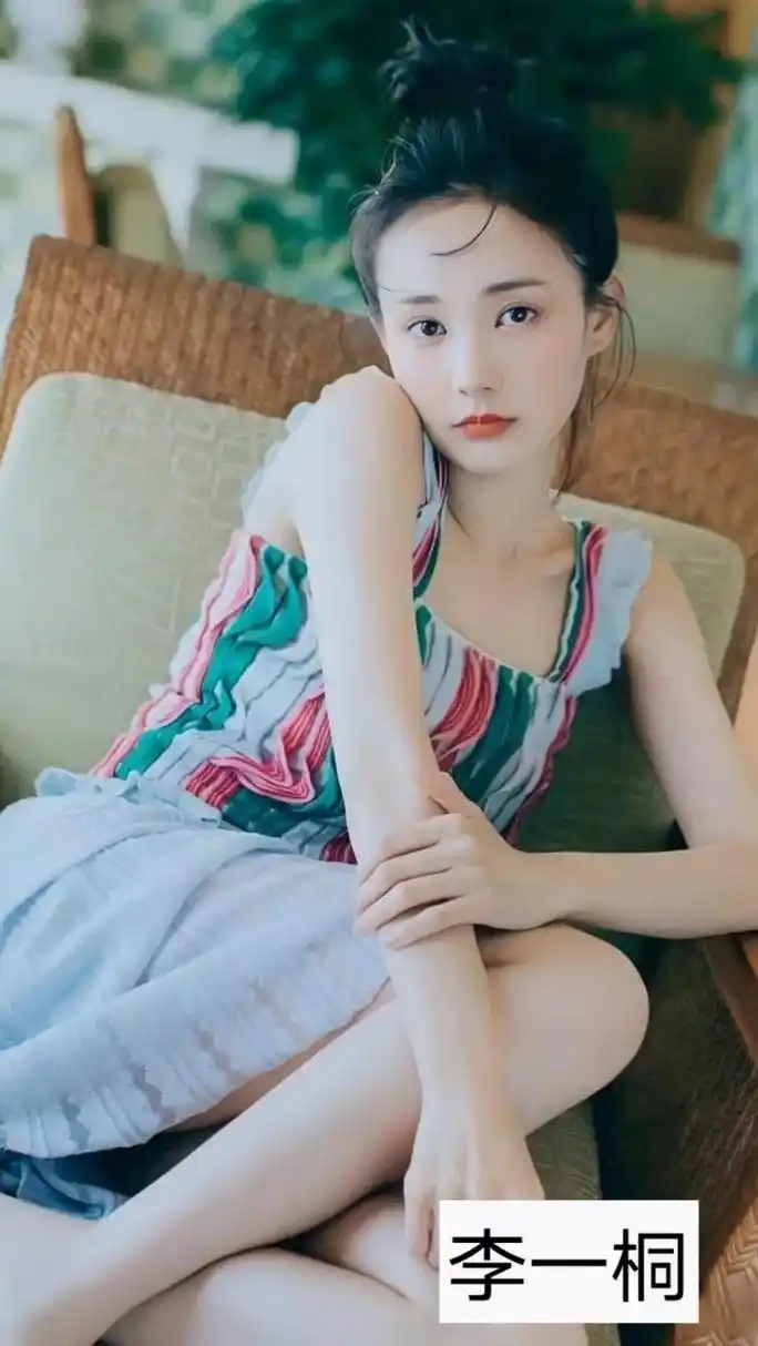 女明星光脚 你觉得谁的脚好看?