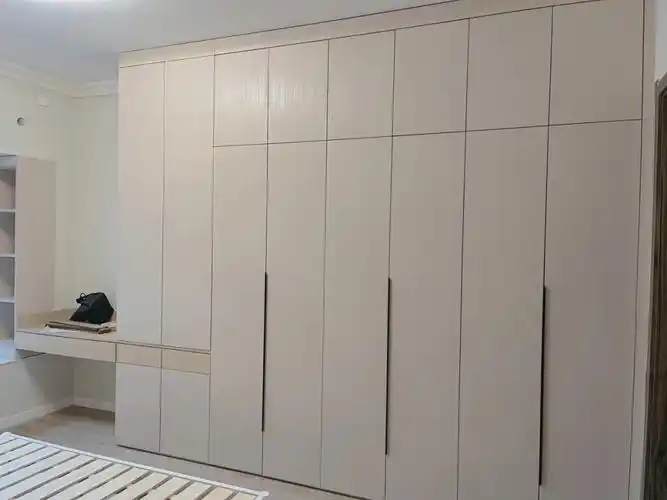 3.2宽的卧室,如何实现整面大衣柜