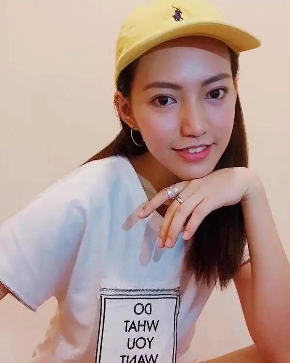 焦恩俊小女儿照片罕见曝光,清秀甜美颜值远超姐姐焦曼婷