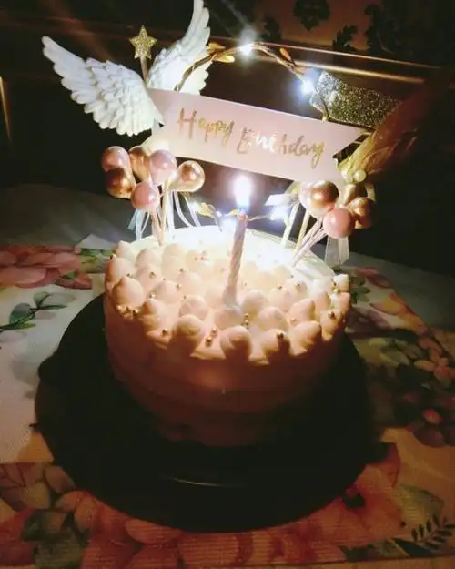 茱闹闹做的生日蛋糕