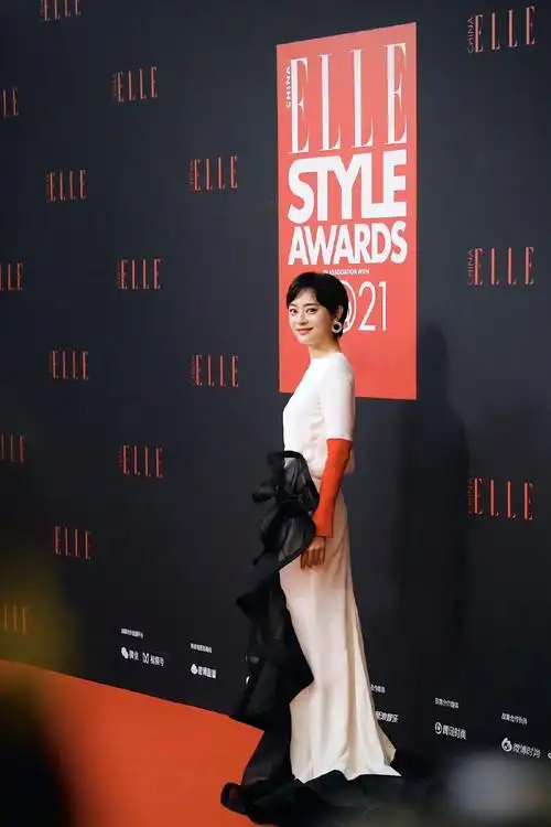 孙俪成不内卷第一人再穿高定变红毯大赢家刘雯穿香奈儿却翻车