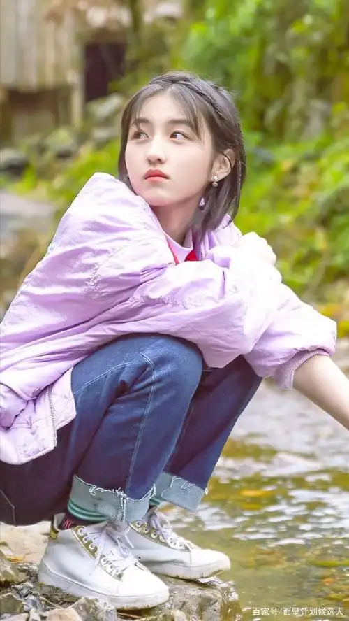 张子枫《向往的生活》主题壁纸