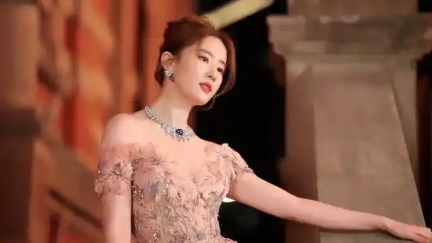 刘亦菲宝格丽晚宴