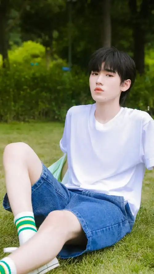 78宋亚轩绿色好心情#宋亚轩告别八月plog