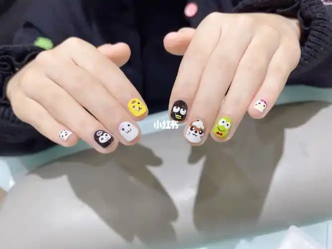 卡通彩绘美甲