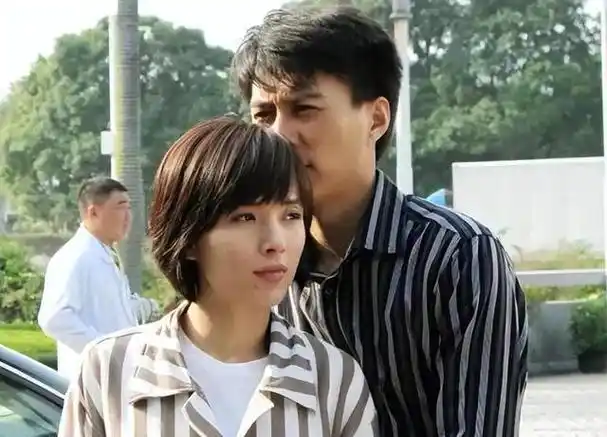 李佳,错嫁富商,爱上靳东,二婚遇初婚,40岁生2胎被丈夫宠上天