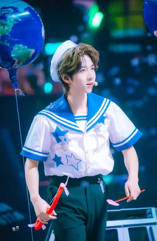 贺峻霖2024 霖声漫漫扬四海##贺峻霖 梦蝶破笼