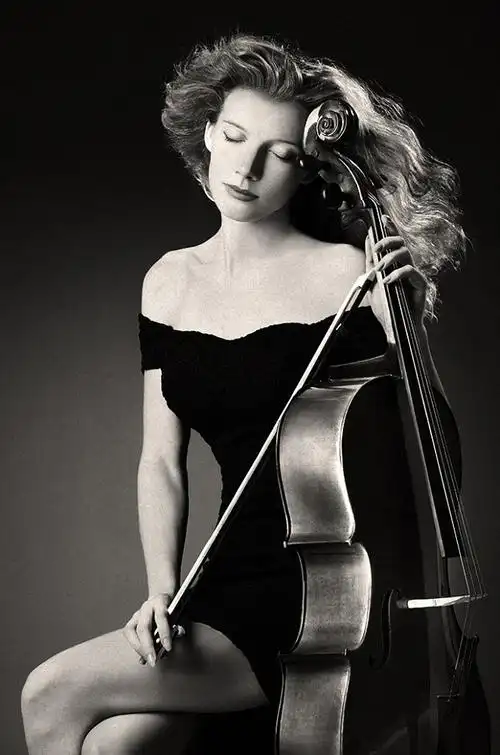 加布里埃利(domenico gabrielli)创作了第一首大提琴独奏曲以来,已有